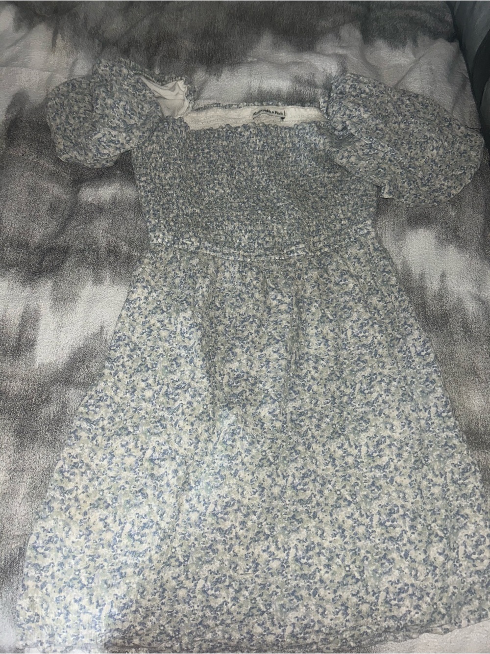 Abercrombie & Fitch Blue Floral Smocked Puff Sleeve Dress Medium